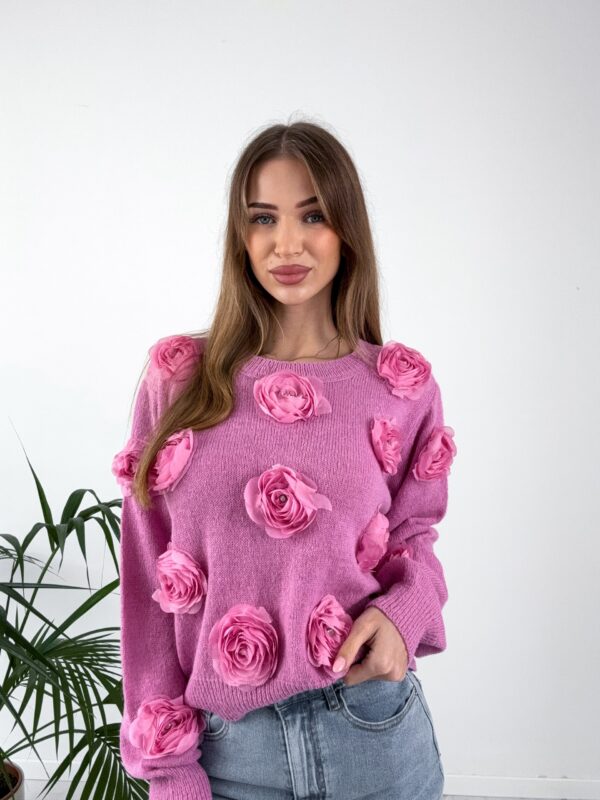 ružový sveter s 3D aplikáciou kvetov